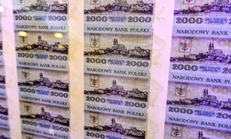 Польща представила не випущені в обіг банкноти Варшавського договору